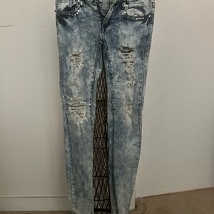 Machine Women's Light Blue Distressed Skinny Jeans